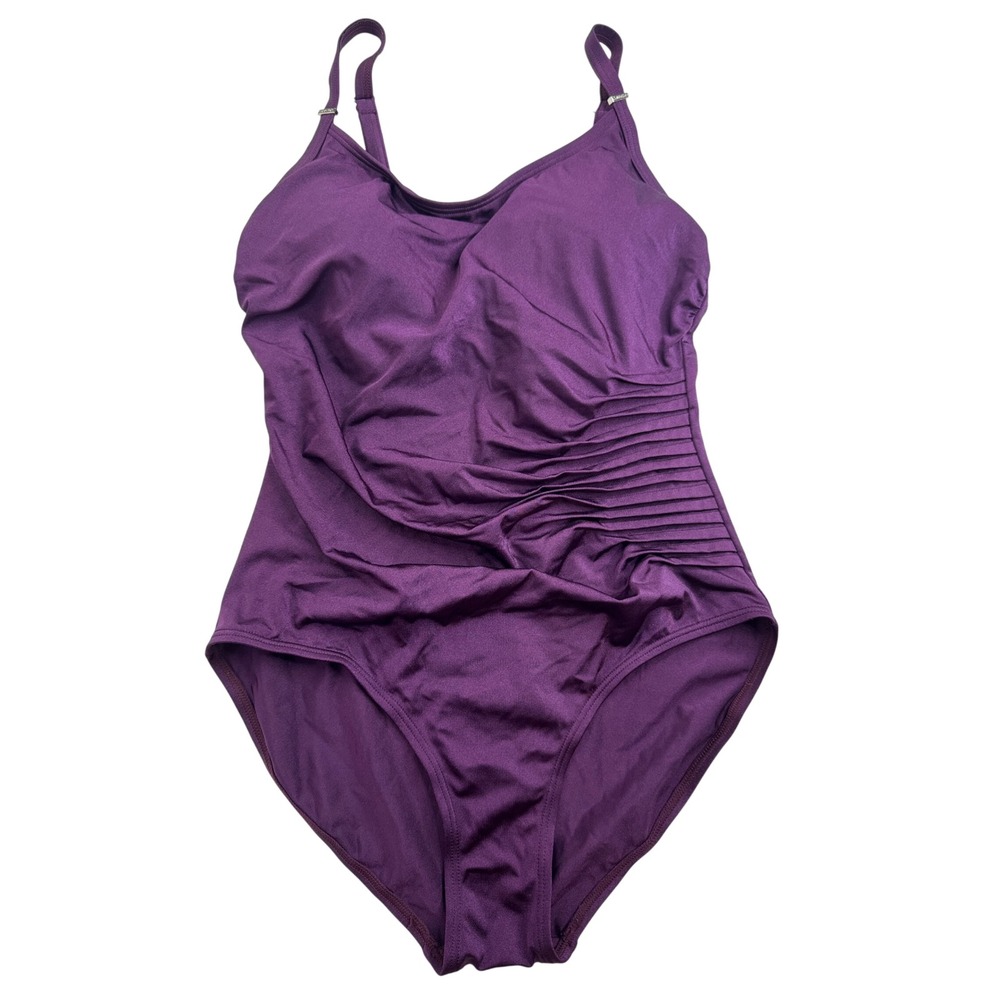 Calvin Klein Purple Ruched One Piece Swimsuit Padded Size 10
Beach vacation